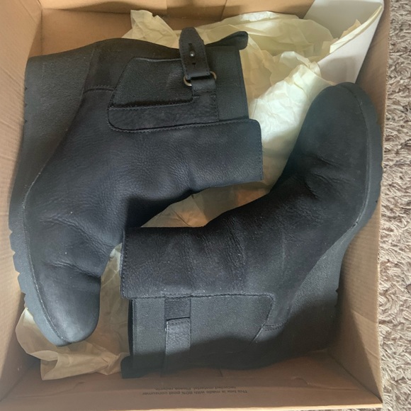 UGG Indra boot black size 8.5 - Picture 8 of 10